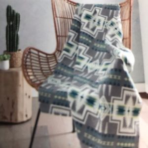 Pendleton Aztec Gray Green Multi Color Throw